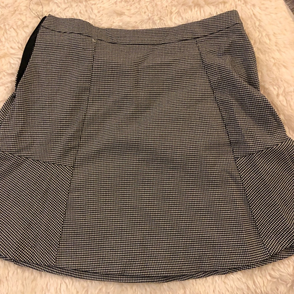 Stradivarious woman short skirt
